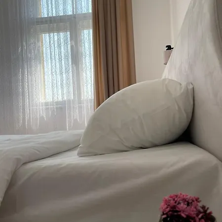 Bosanski Dukat * Hadžići